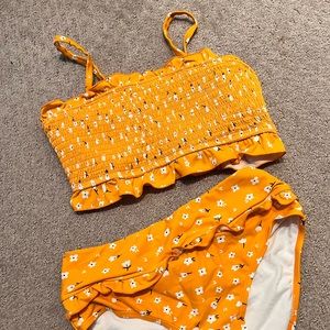 super cute floral two piece 🧡